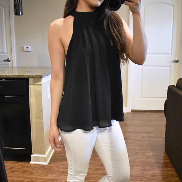 LAST 2️⃣ Silk - Sleeveless High Neck Black Top - Picture 2 of 6